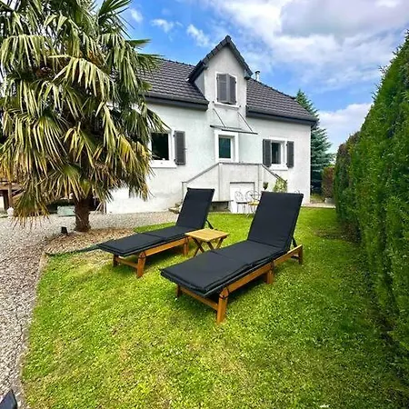 Dom wakacyjny Charme Et Detente Avec Piscine Proche De Mulhouse *