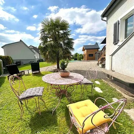 Dom wakacyjny Charme Et Detente Avec Piscine Proche De Mulhouse Flaxlanden